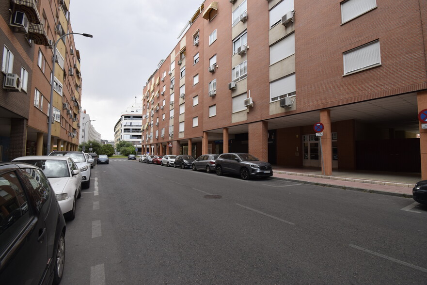 Calle Dámaso Alonso, Alcalá de Henares, Madrid for lease - Building Photo - Image 2 of 4