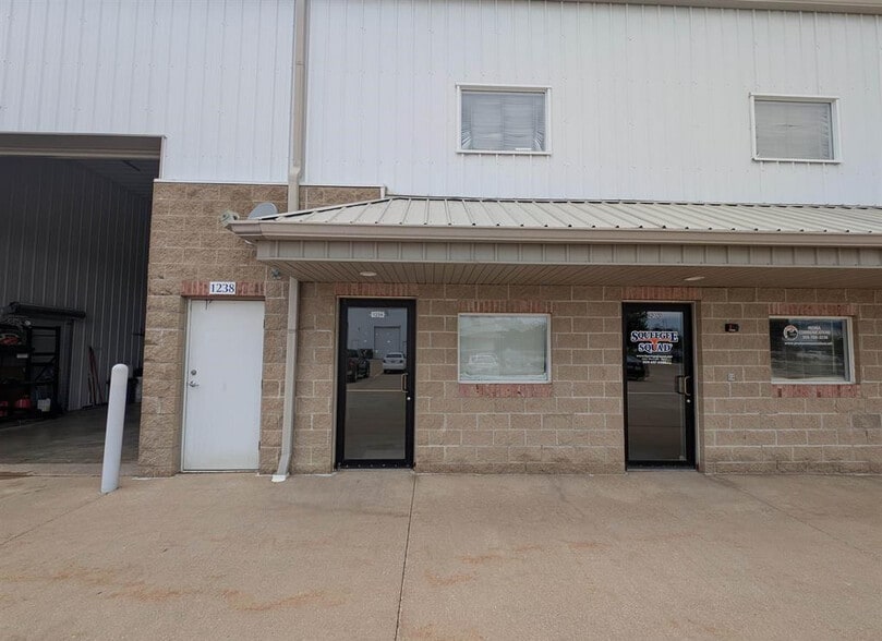 1230-1256 Independence Ct, Washington, IL for lease - Building Photo - Image 3 of 17