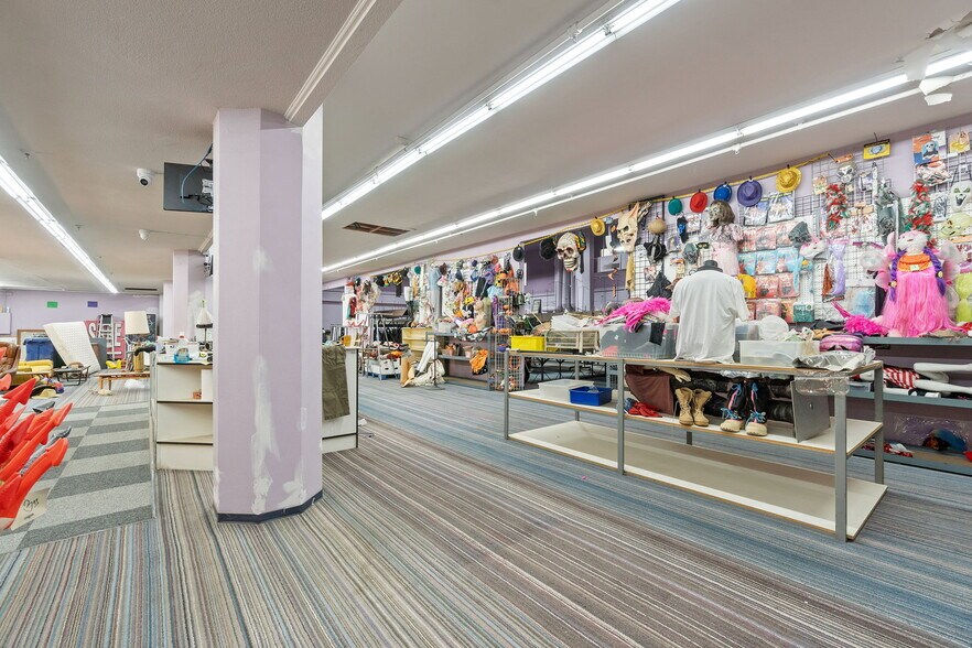 755 Van Ness Ave, Fresno, CA à louer - Photo intérieure - Image 3 de 15