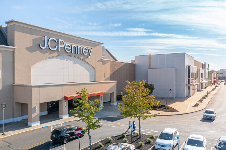 260 Wayne Towne Ctr, Wayne, NJ for lease - Building Photo - Image 1 of 7