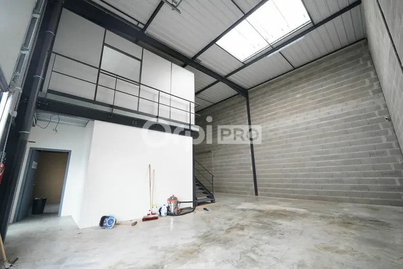 662 Rue Des Jonchères, Genay for lease - Building Photo - Image 2 of 9