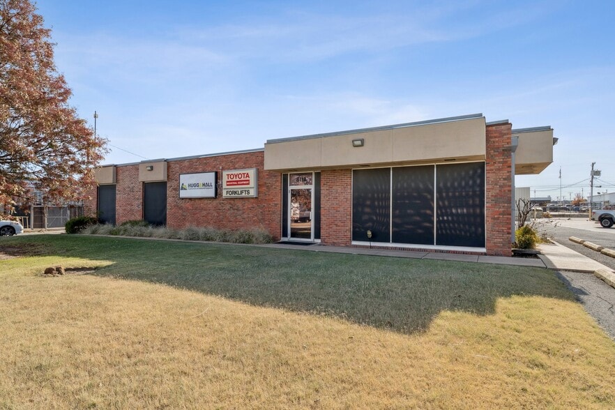 8118 E 44th St, Tulsa, OK for lease - Building Photo - Image 1 of 54