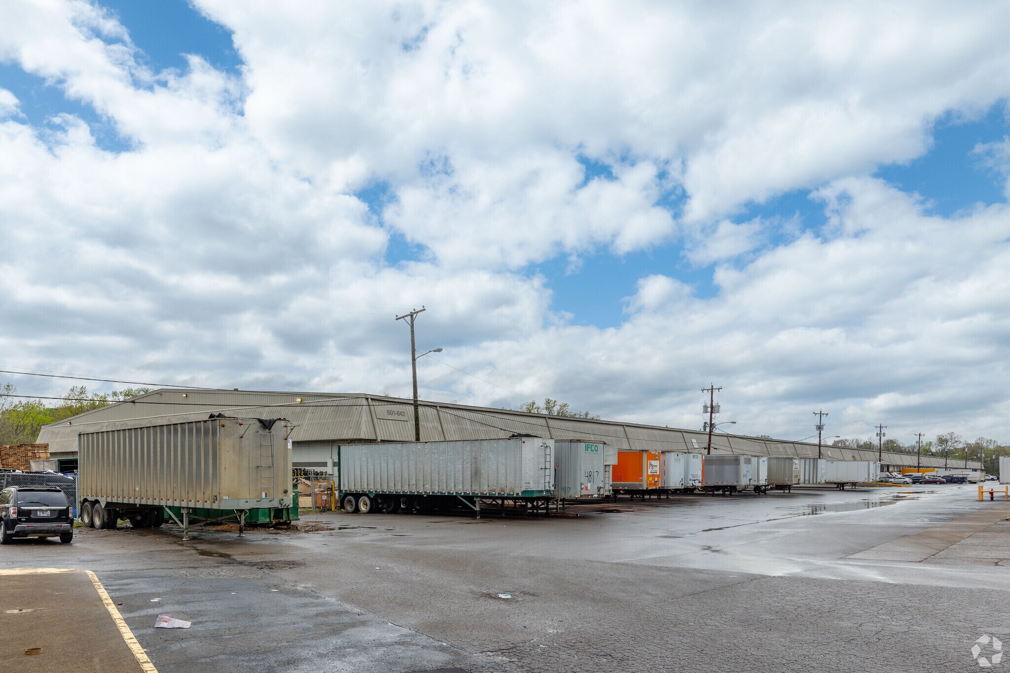 601-629 Space Park S Dr, Nashville, TN for lease Building Photo- Image 1 of 6