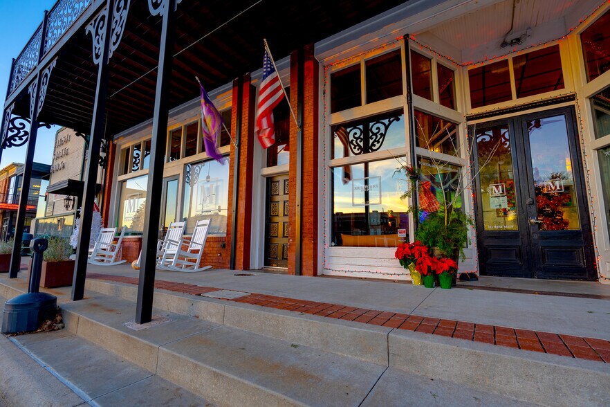 221 W Main St, Tishomingo, OK à vendre - Photo du bâtiment - Image 2 de 46