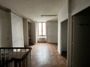 Commerce de détail dans Villefranche-sur-Saône à louer Photo intérieure- Image 2 de 2