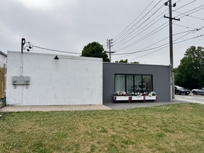 2 Coddington Hwy, Middletown, RI for lease Interior Photo- Image 2 of 3