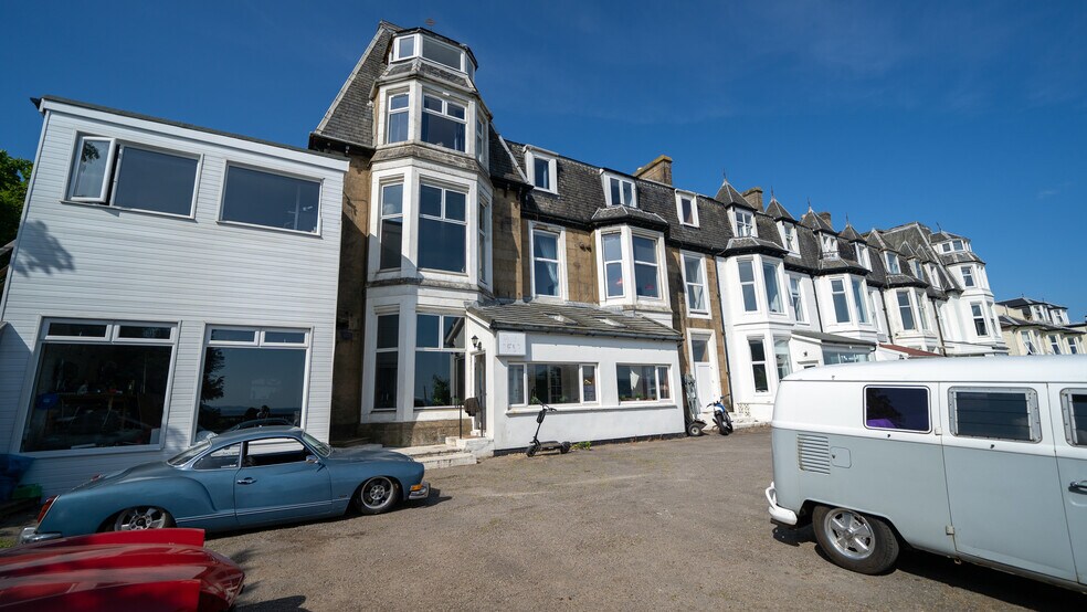 54 Victoria Parade, Dunoon à vendre - Photo du bâtiment - Image 2 de 14