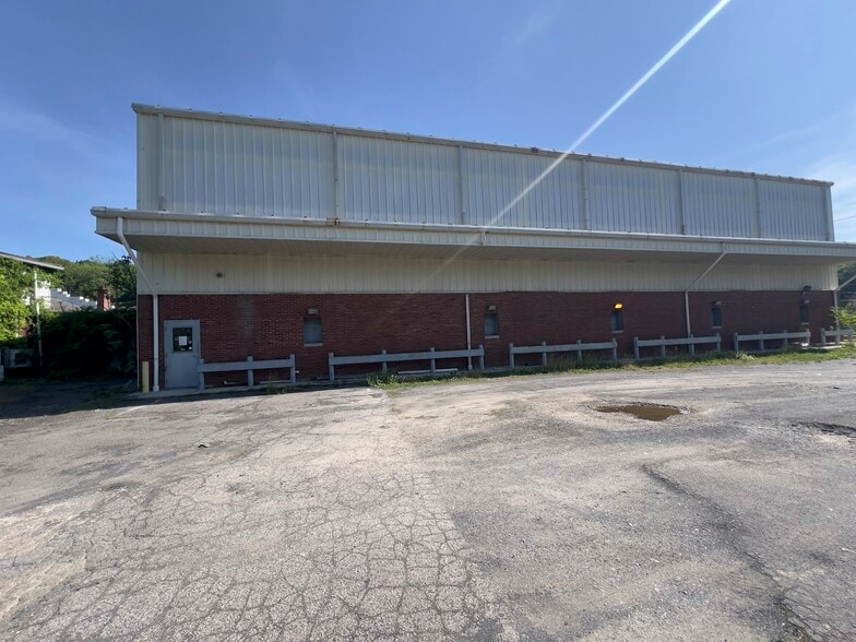 2 S Plank Rd, Newburgh, NY à vendre - Photo du bâtiment - Image 2 de 38