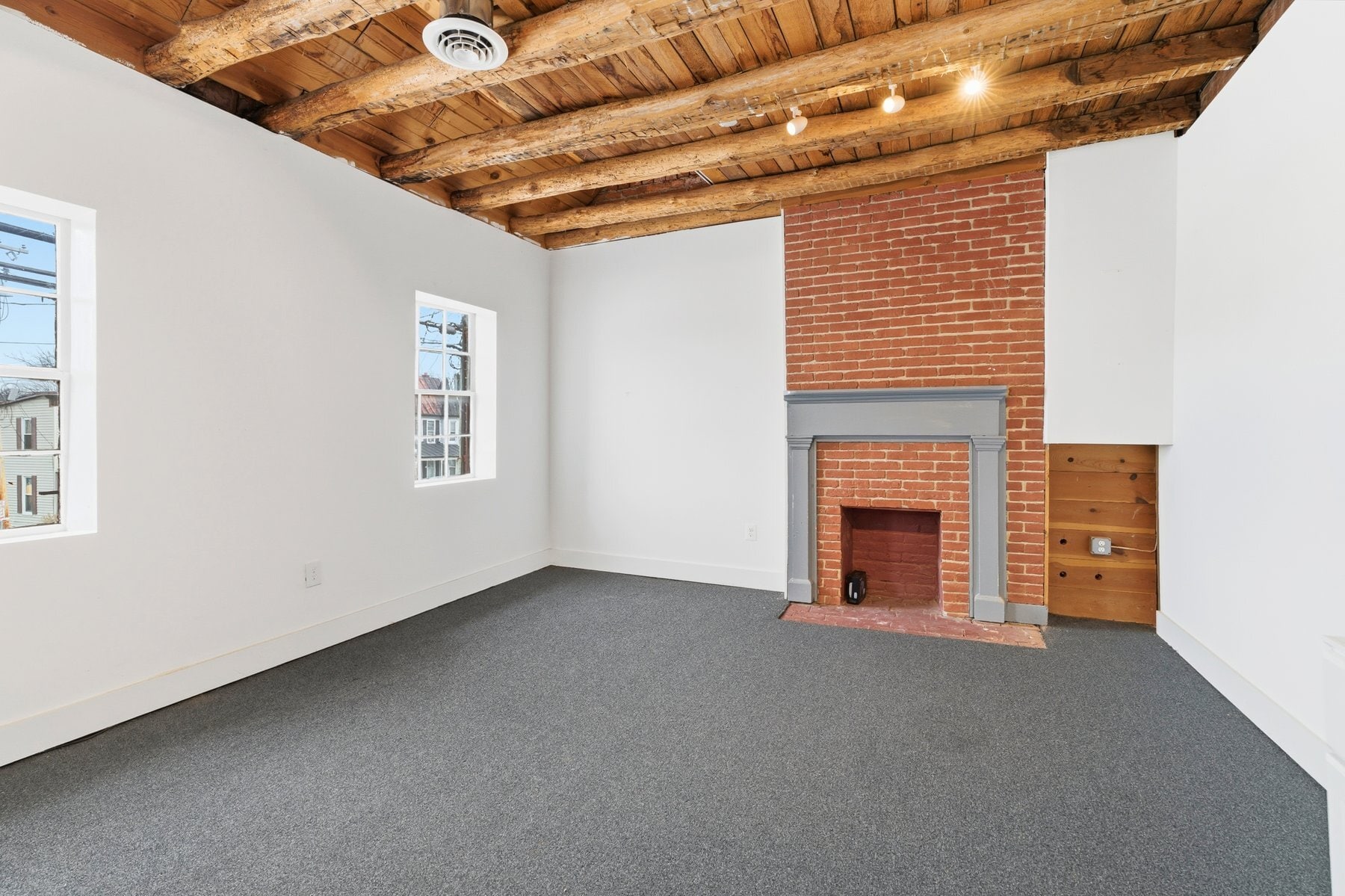 202 Main St, Reisterstown, MD à louer Photo intérieure- Image 1 de 4