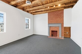 202 Main St, Reisterstown, MD à louer Photo intérieure- Image 1 de 4