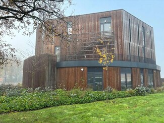 Plus de détails pour 2 Rue Des Grands Châtaigniers, Vertou - Bureau à louer