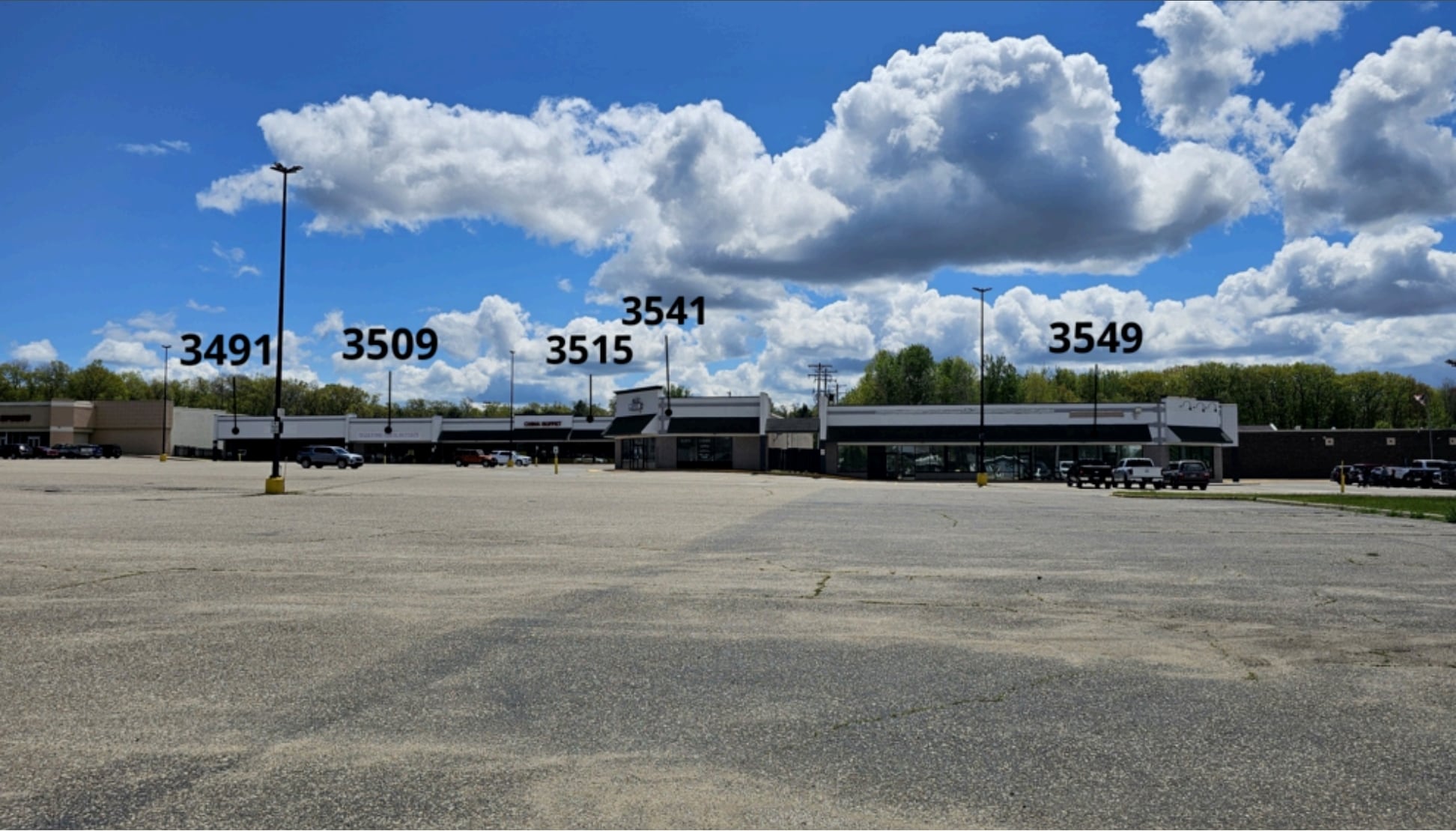 3535 W Houghton Lake Dr, Houghton Lake, MI for lease Building Photo- Image 1 of 2