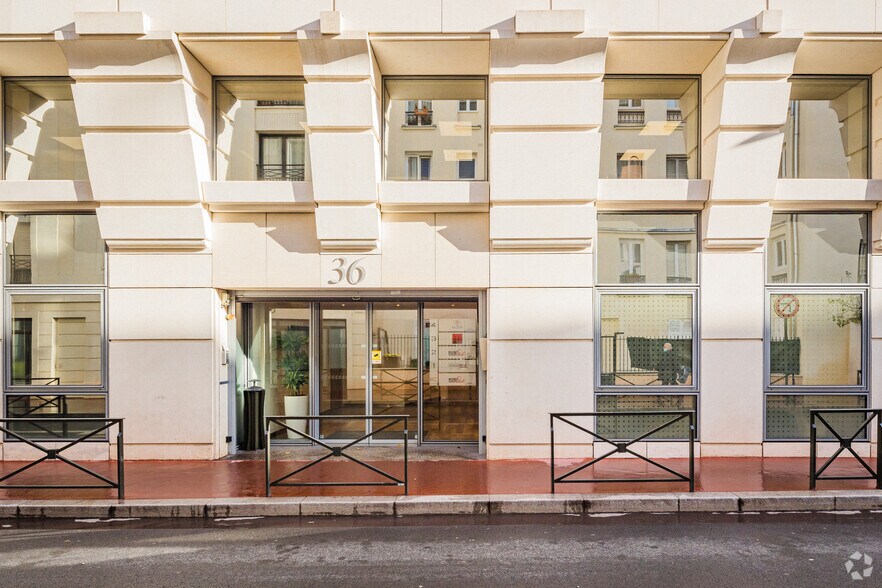 120 Rue Jean Jaurès, Levallois-Perret à louer - Photo du bâtiment - Image 2 de 4