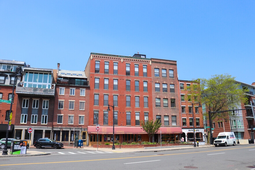 240 Commercial St, Boston, MA for lease - Building Photo - Image 1 of 16