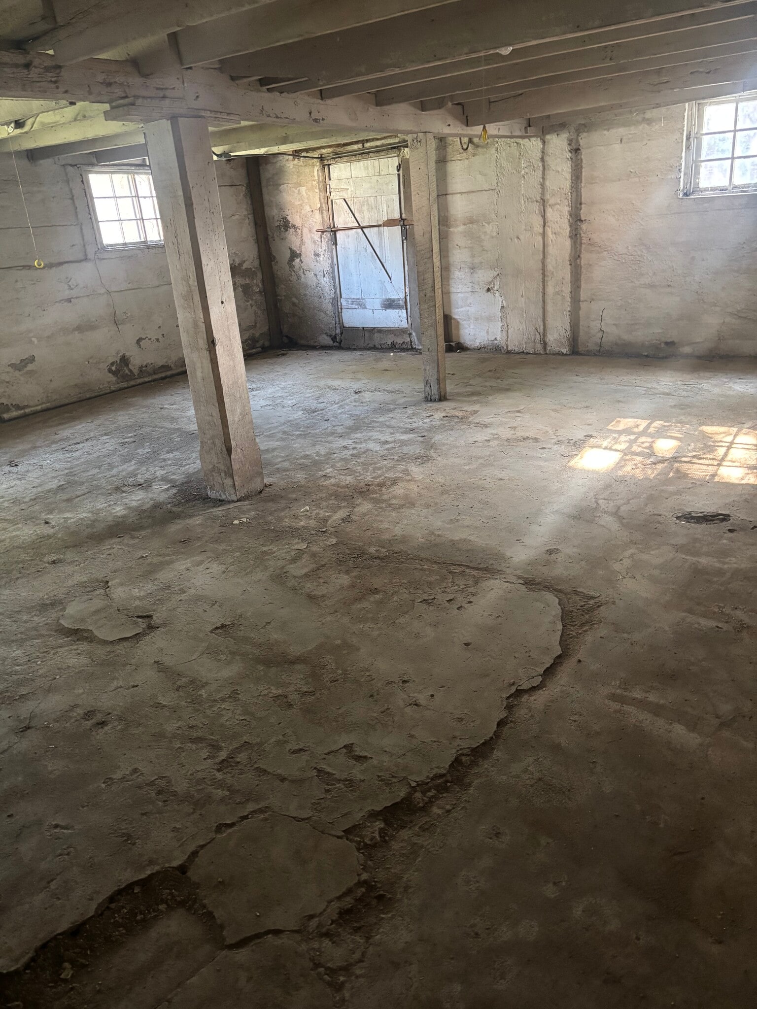 824 Highland Ave, Lancaster, PA for lease Interior Photo- Image 1 of 2