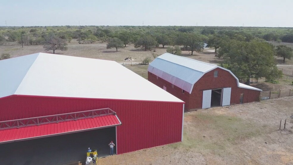 460 Eastside Lake Rd, Graham, TX à vendre - Vidéo sur l’inscription commerciale - Image 2 de 27