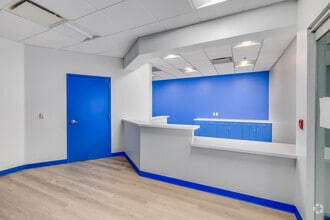 690 N Cofco Center Ct, Phoenix, AZ for lease Interior Photo- Image 1 of 3