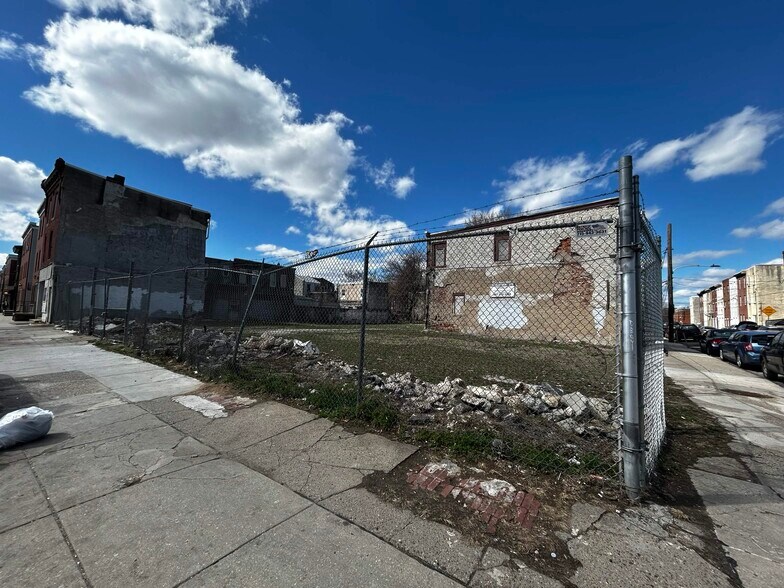 Frankford and Stella Portfolio portefeuille de 13 propriétés à vendre sur LoopNet.ca - Photo du bâtiment - Image 2 de 8