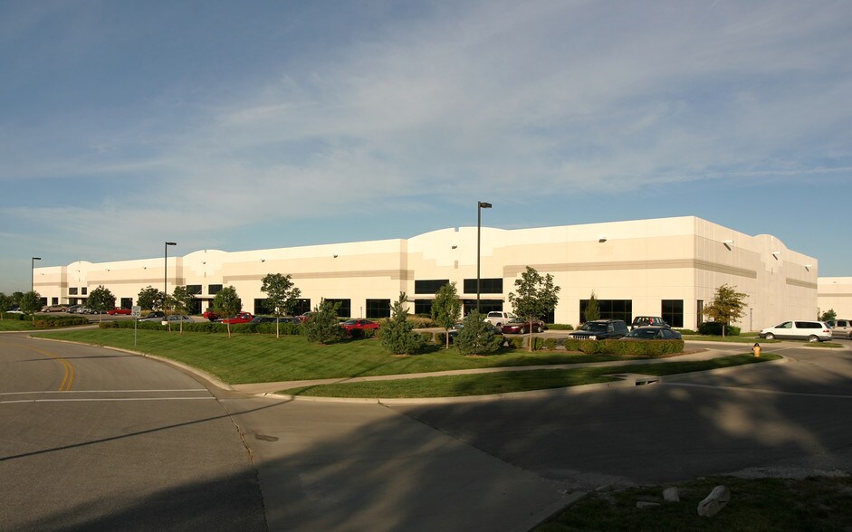 11000-11032 Strang Line Rd, Lenexa, KS à louer - Photo du bâtiment - Image 2 de 6