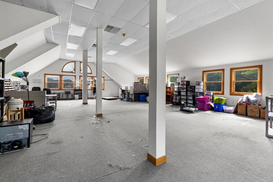 102 Bridge Rd, Salisbury, MA à louer - Photo du bâtiment - Image 2 de 18