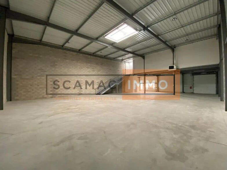 Office in Aulnay-sous-Bois for lease - Interior Photo - Image 1 of 7