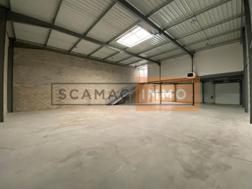 Office in Aulnay-sous-Bois for lease Interior Photo- Image 1 of 8