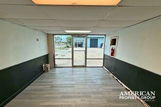 1156 Gillespie Ave, Sarasota, FL for lease Interior Photo- Image 2 of 5