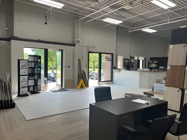 4884 Dufferin St, Toronto, ON for lease - Interior Photo - Image 2 of 8