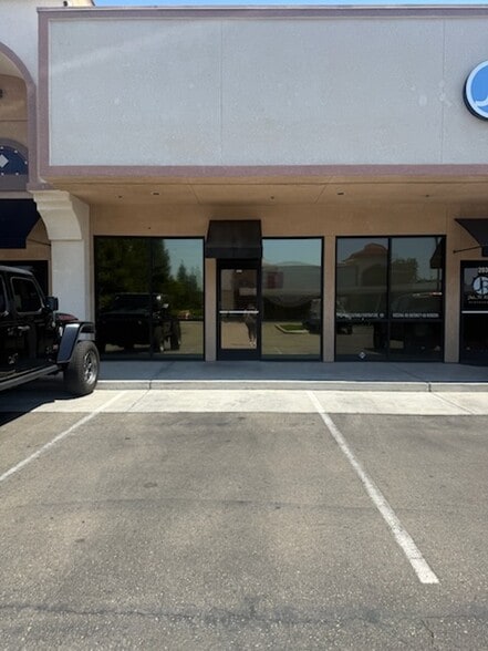 3167 Fowler Ave, Clovis, CA for lease - Building Photo - Image 2 of 11