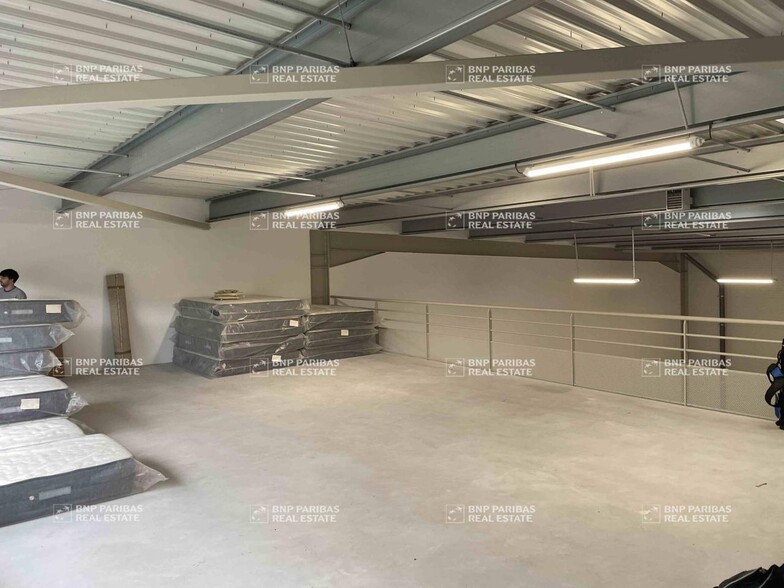 Flex in La Ciotat for lease - Interior Photo - Image 3 of 10