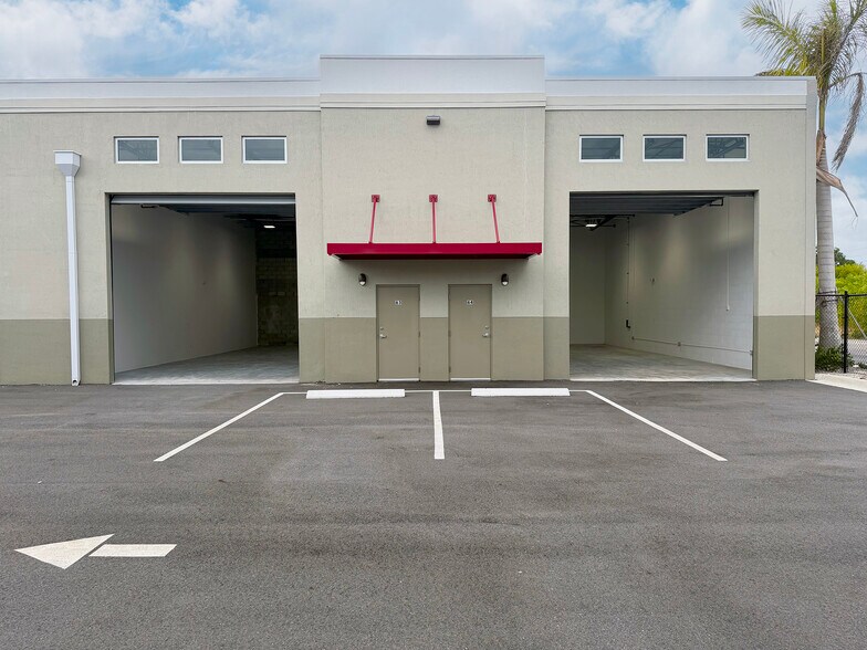 7040 SE Federal Hwy, Hobe Sound, FL à vendre - Photo du bâtiment - Image 3 de 9