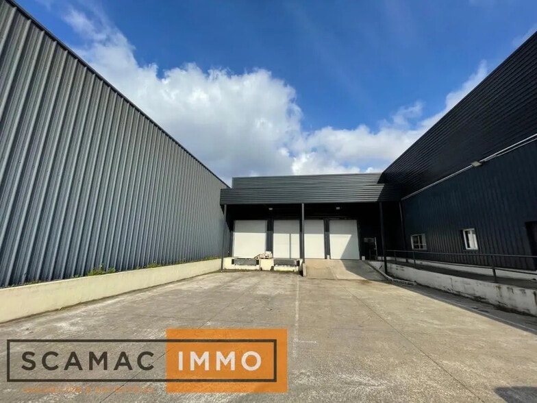 Office in Combs-la-Ville for lease - Building Photo - Image 2 of 2