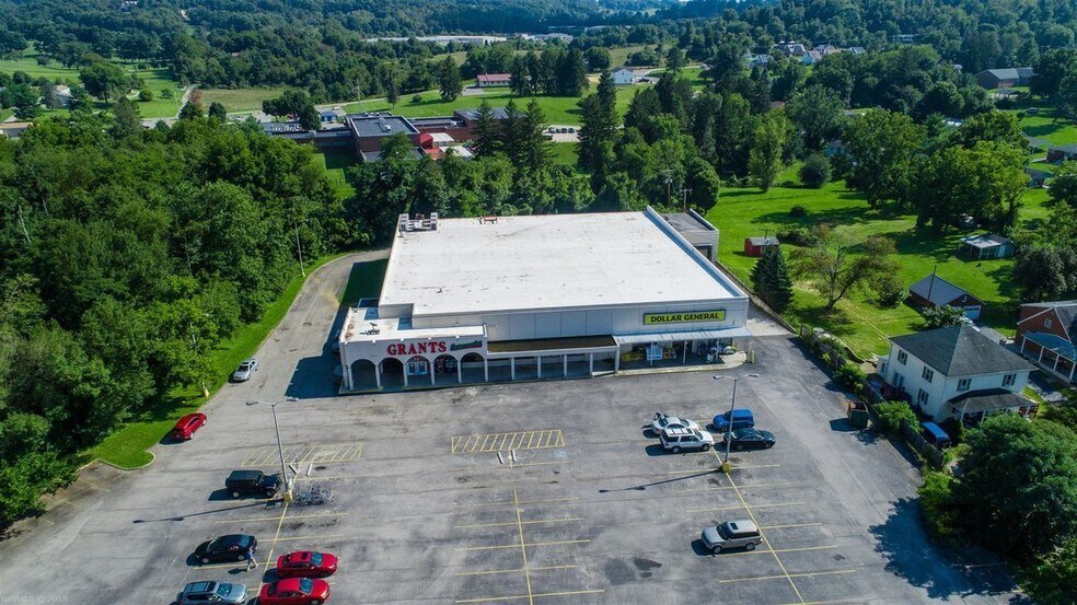 900 Wenonah Ave, Pearisburg, VA à vendre - Photo du bâtiment - Image 2 de 3