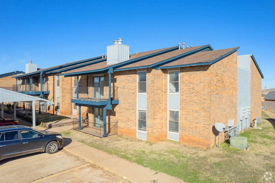 220 Ridgecrest Dr, Elk City, OK à vendre - Photo principale - Image 1 de 1