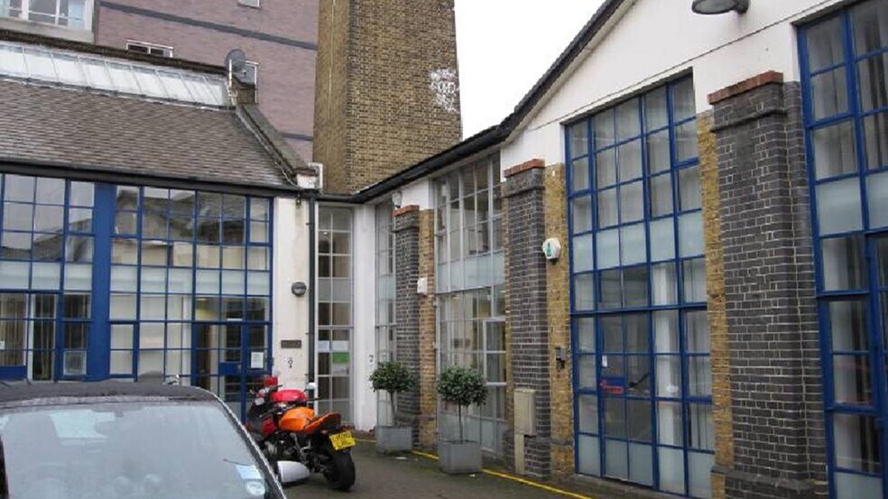 7 Glenthorne Mews, Londres à louer - Photo du bâtiment - Image 2 de 7