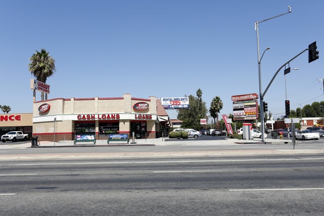 More details for 7201-7225 Balboa Blvd, Van Nuys, CA - Retail for Lease