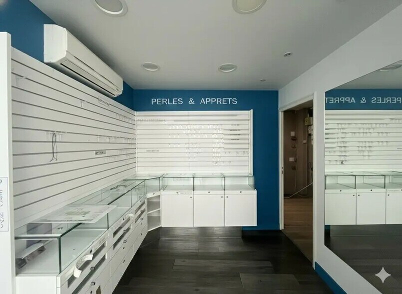 Retail in Lyon for lease - Interior Photo - Image 3 of 6