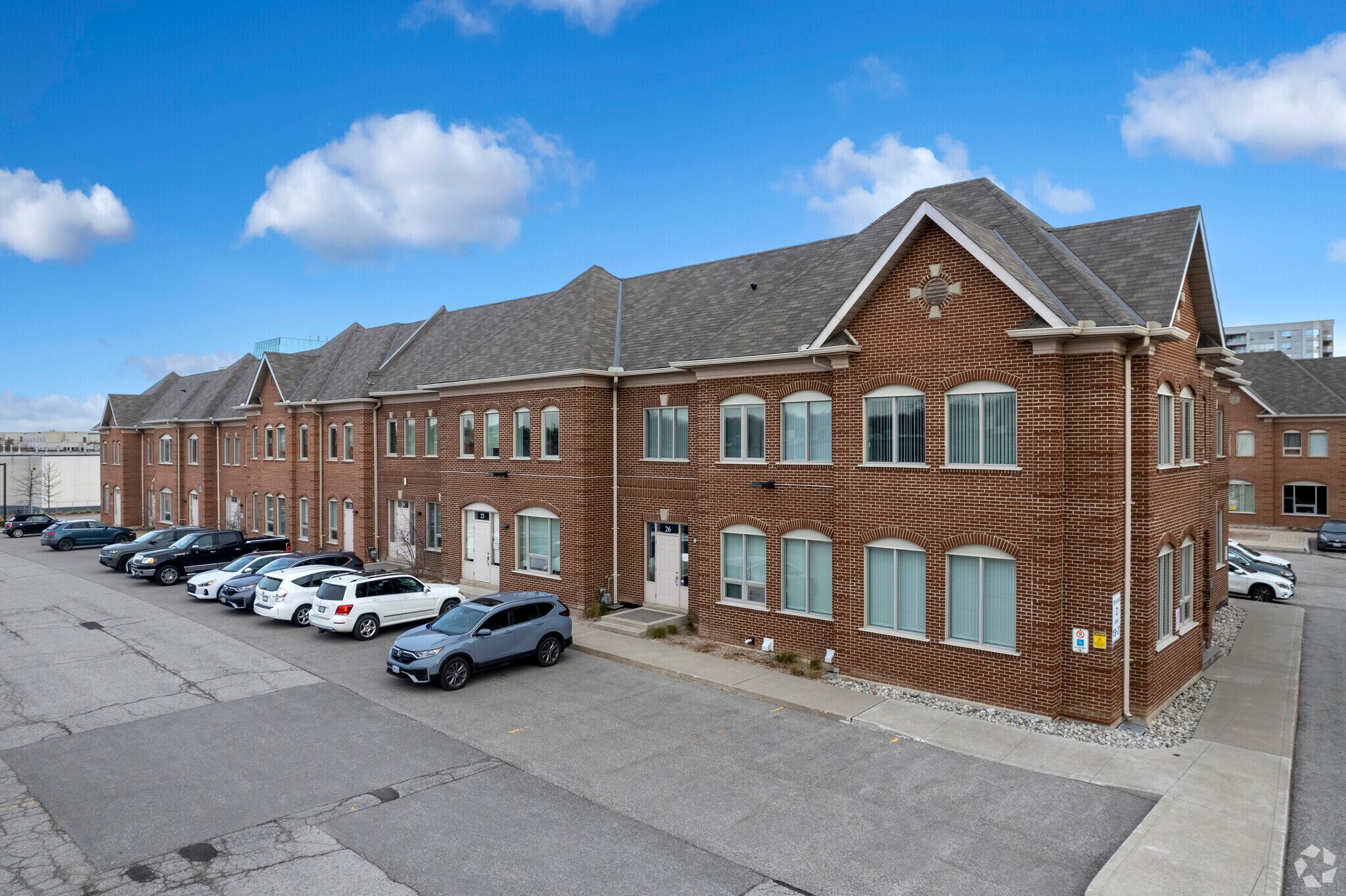 30 Wertheim Ct, Richmond Hill, ON à vendre Photo principale- Image 1 de 1