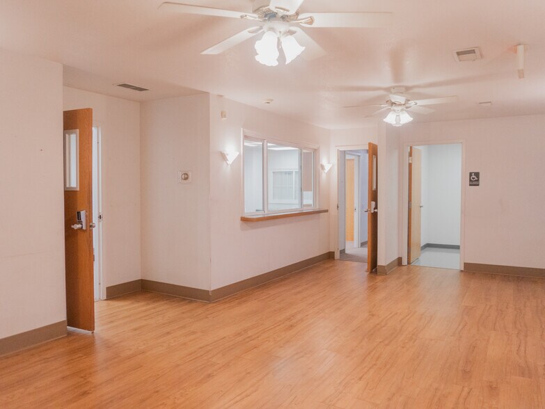 1604 2nd Ave, Council Bluffs, IA à vendre - Photo du bâtiment - Image 2 de 30