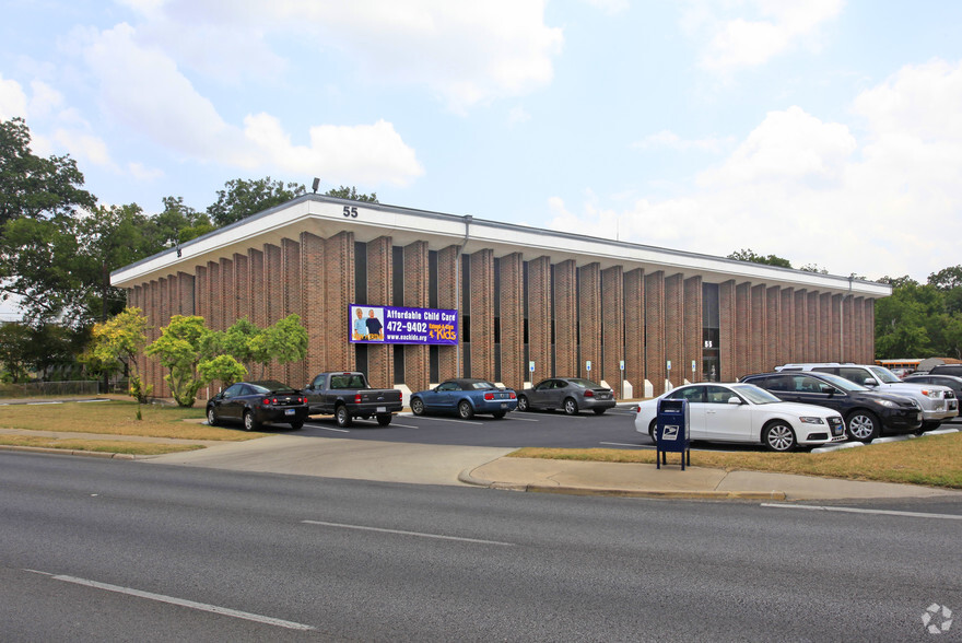 55 N Interstate 35, Austin, TX à vendre - Photo du bâtiment - Image 1 de 3