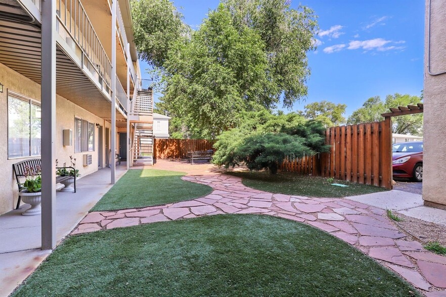 1101 W Abriendo Ave, Pueblo, CO à vendre - Photo du bâtiment - Image 2 de 7