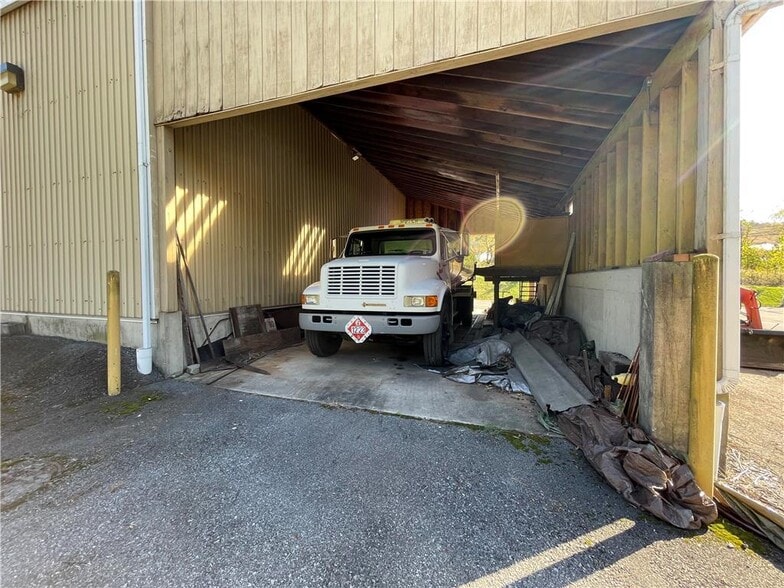 190 Industrial Dr N, Easton, PA à louer - Photo du bâtiment - Image 3 de 6