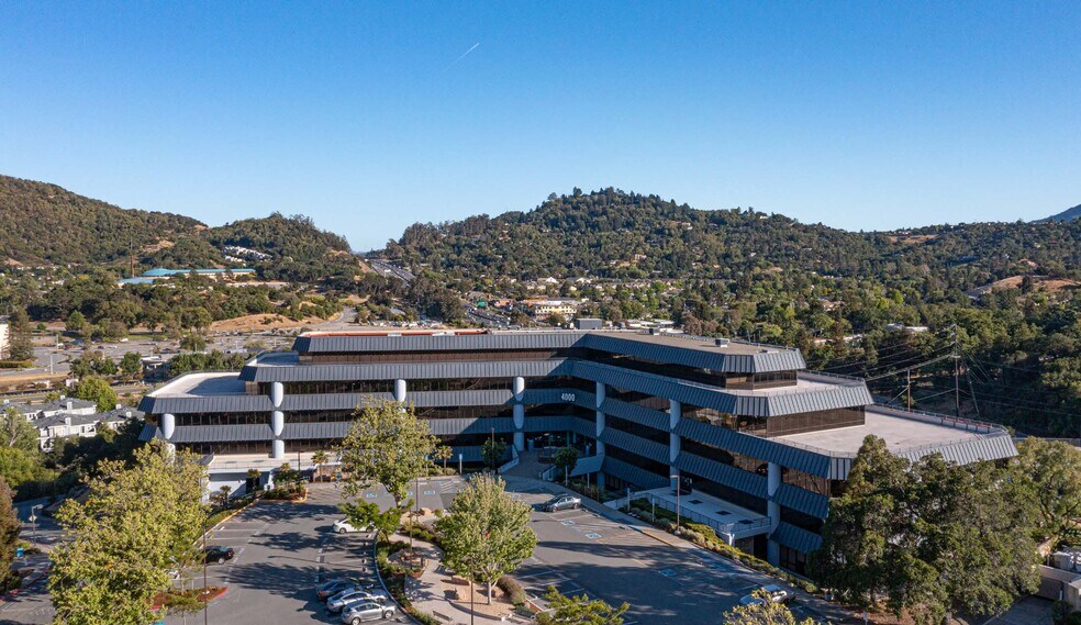 4000 Civic Center Dr, San Rafael, CA à louer - Photo du bâtiment - Image 2 de 9