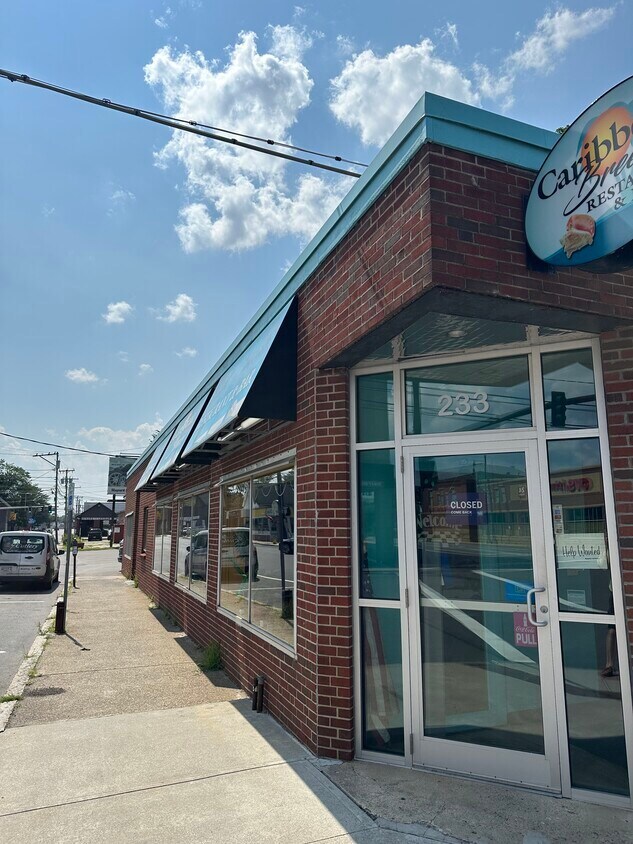 233 Main St, Nashua, NH for sale Interior Photo- Image 1 of 9