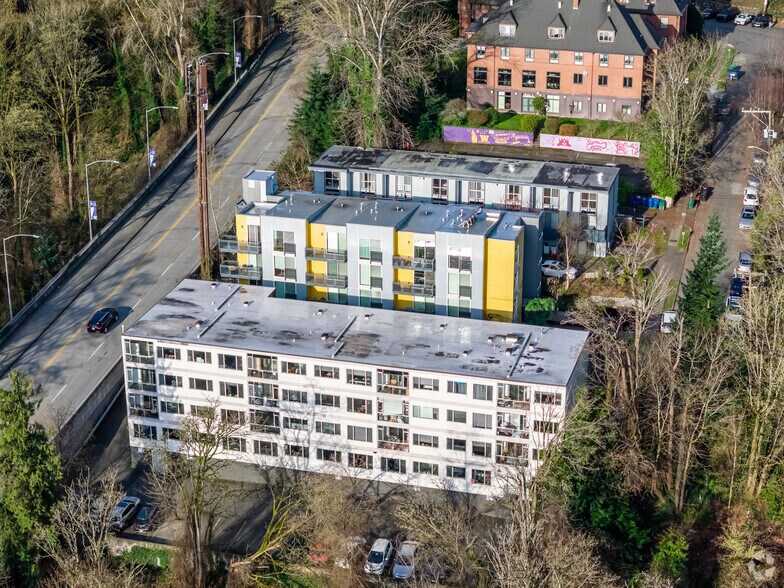 2249 NE 46th St, Seattle, WA à vendre - Photo du bâtiment - Image 3 de 18