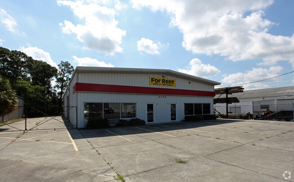 8536 Leo Kidd Ave, Port Richey, FL for lease - Primary Photo - Image 1 of 2