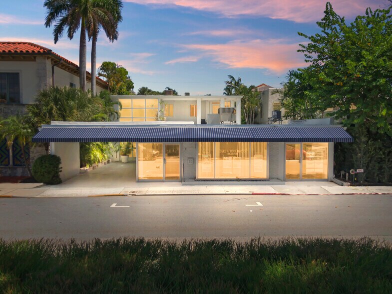 217 Peruvian Ave, Palm Beach, FL à vendre - Photo du bâtiment - Image 1 de 15
