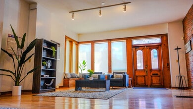 54 E Whittier St, Columbus, OH for lease Interior Photo- Image 1 of 6