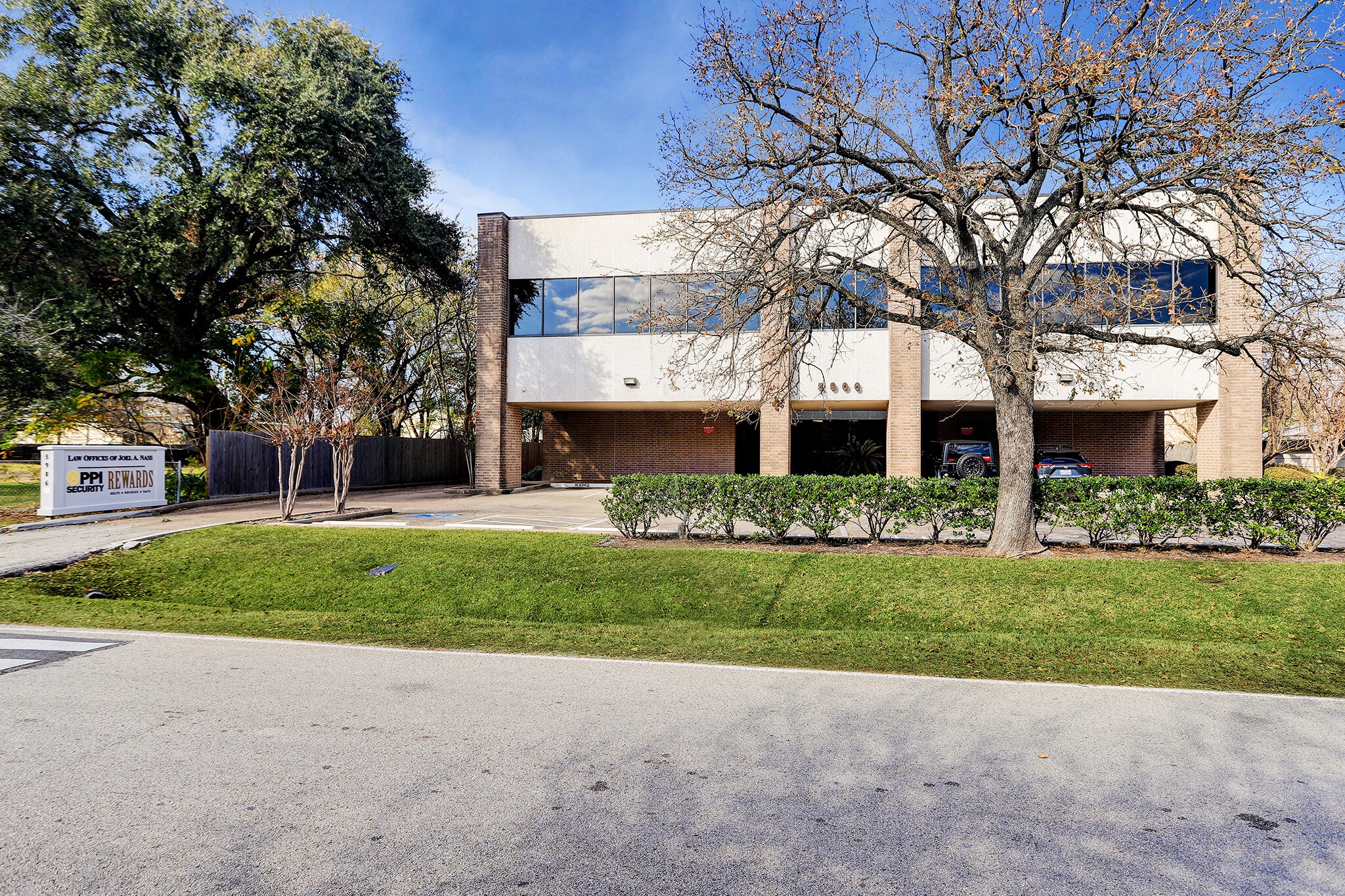 5906 Dolores St, Houston, TX à louer Photo du bâtiment- Image 1 de 6