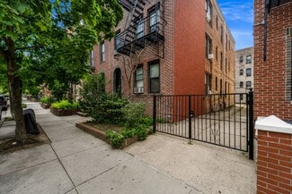 Plus de détails pour 32-10 82nd St, Flushing, NY - Multi-résidentiel à vendre
